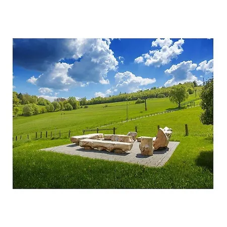 Q-stall, 01 Feriehus