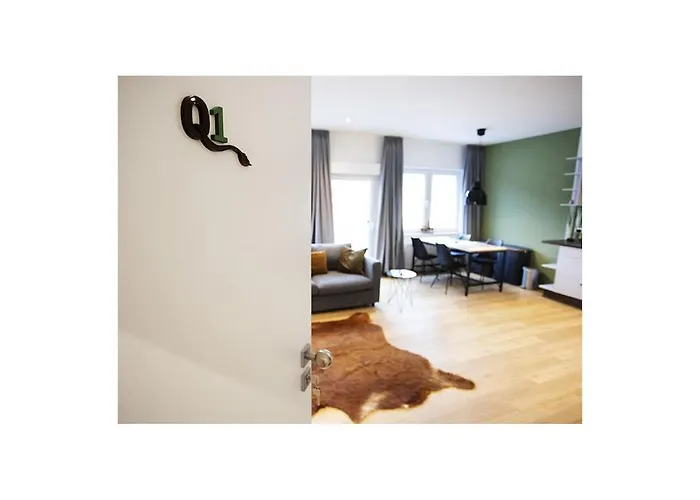 Q-stall, 01 Feriehus *